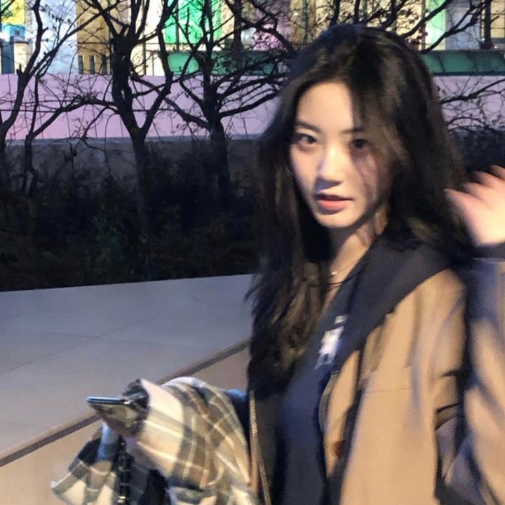 笼中女囚